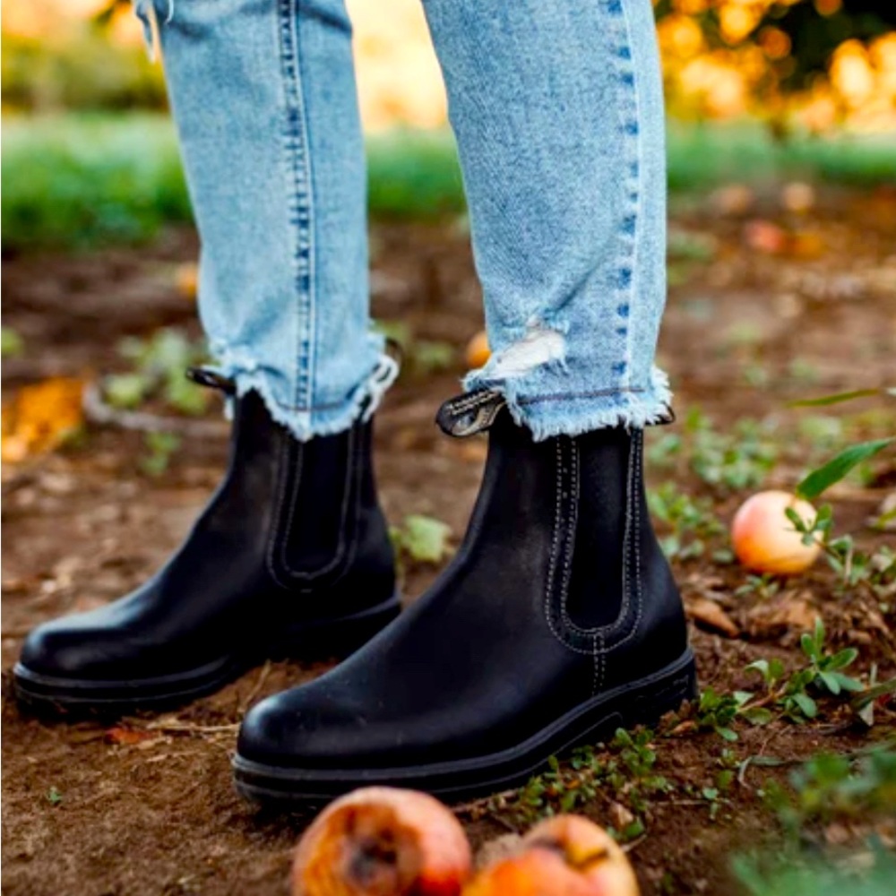 Blundstones - like new, worn twice